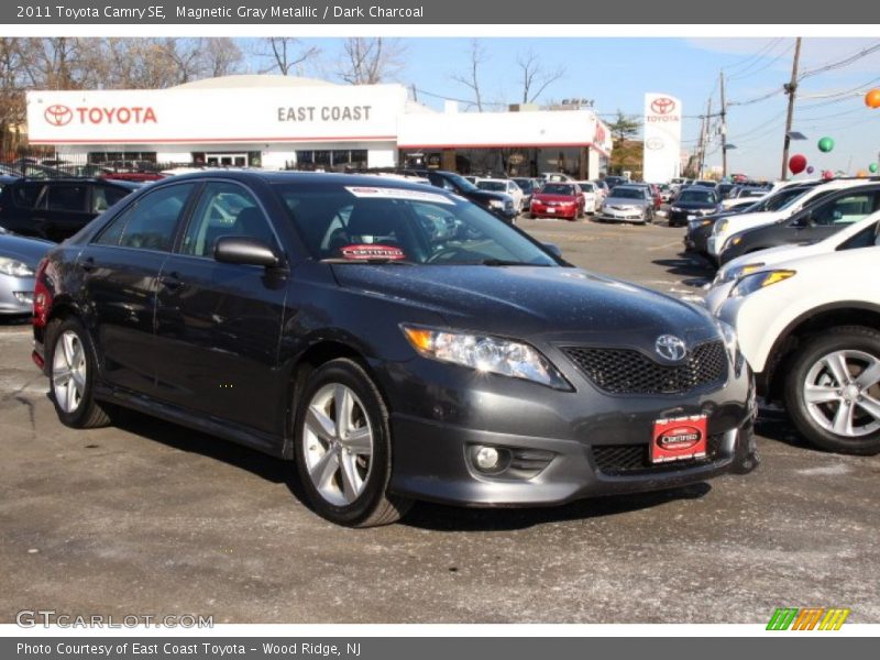 Magnetic Gray Metallic / Dark Charcoal 2011 Toyota Camry SE