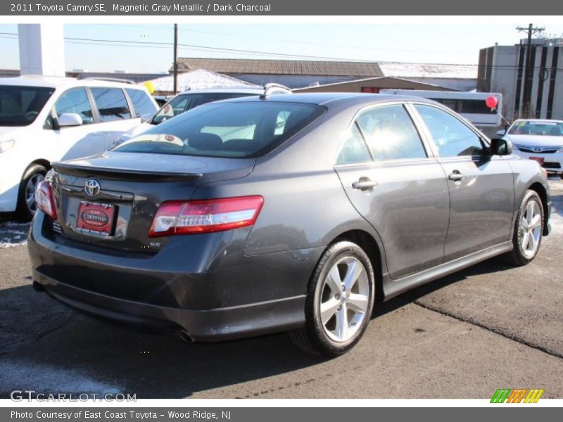 Magnetic Gray Metallic / Dark Charcoal 2011 Toyota Camry SE