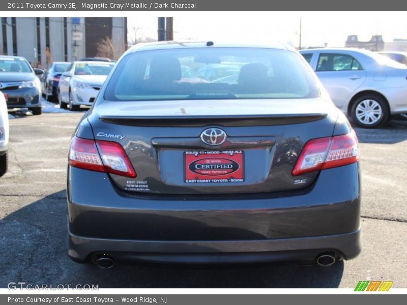 Magnetic Gray Metallic / Dark Charcoal 2011 Toyota Camry SE