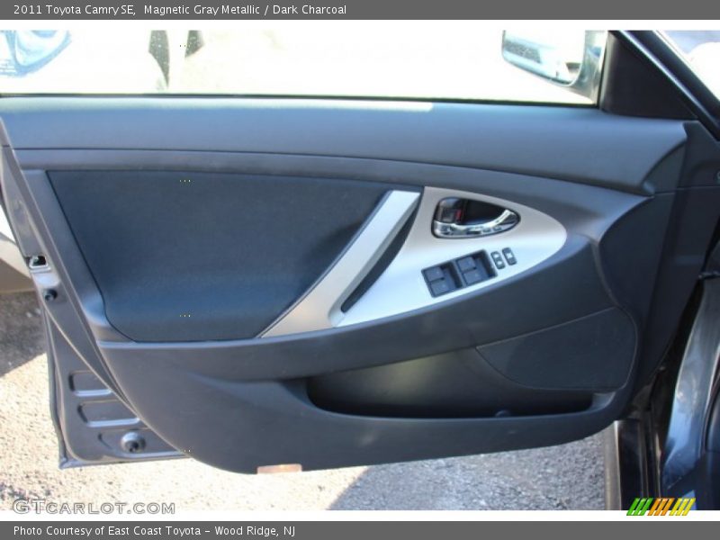 Magnetic Gray Metallic / Dark Charcoal 2011 Toyota Camry SE