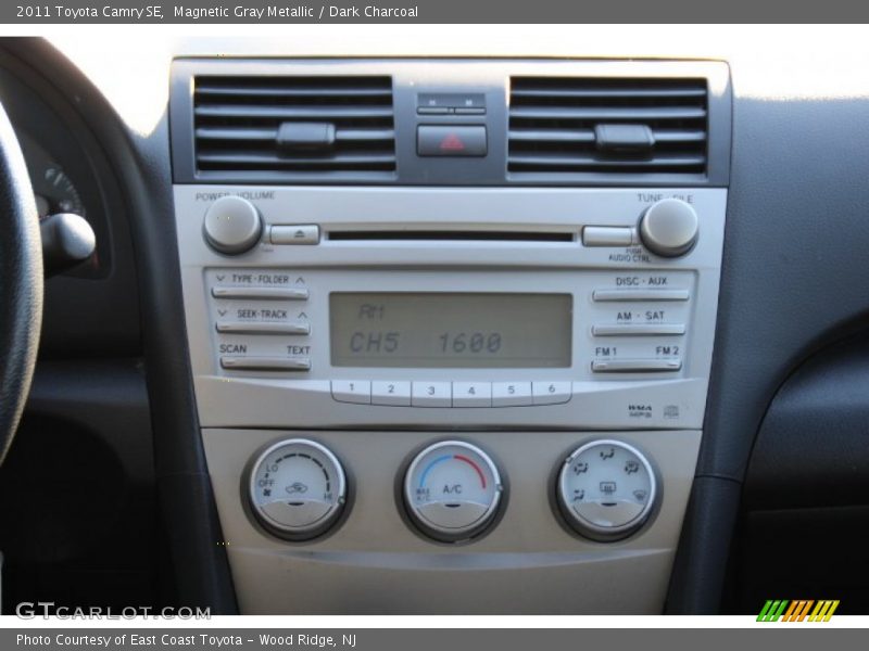Magnetic Gray Metallic / Dark Charcoal 2011 Toyota Camry SE
