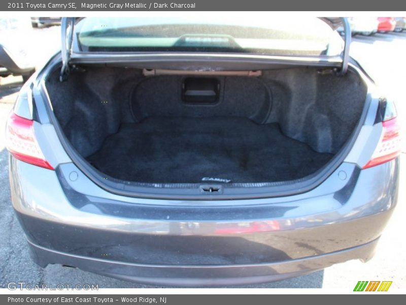 Magnetic Gray Metallic / Dark Charcoal 2011 Toyota Camry SE
