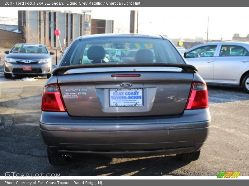 Liquid Grey Metallic / Charcoal/Light Flint 2007 Ford Focus ZX4 SES Sedan