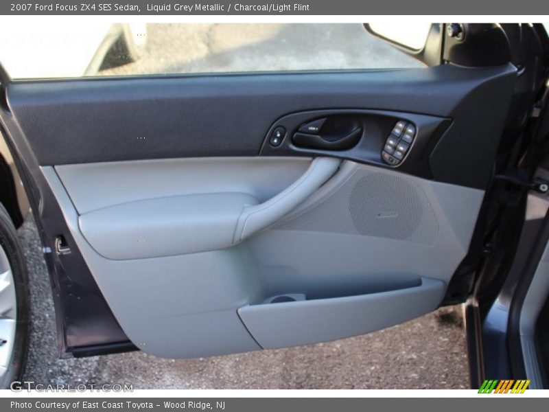 Liquid Grey Metallic / Charcoal/Light Flint 2007 Ford Focus ZX4 SES Sedan