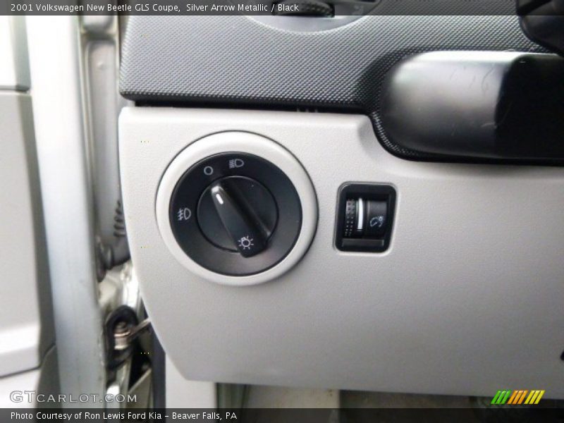 Silver Arrow Metallic / Black 2001 Volkswagen New Beetle GLS Coupe