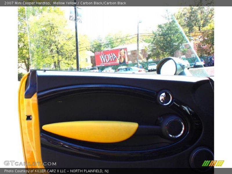 Mellow Yellow / Carbon Black/Carbon Black 2007 Mini Cooper Hardtop