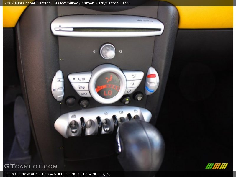 Mellow Yellow / Carbon Black/Carbon Black 2007 Mini Cooper Hardtop