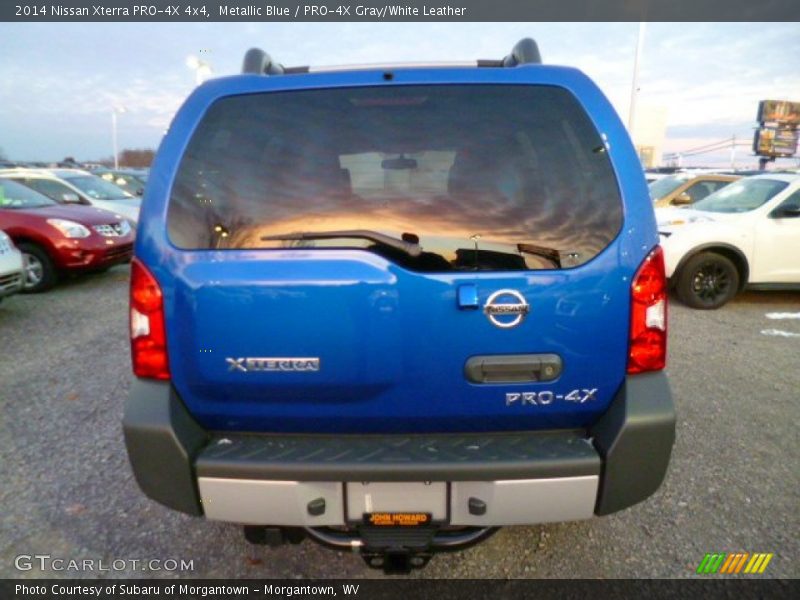 Metallic Blue / PRO-4X Gray/White Leather 2014 Nissan Xterra PRO-4X 4x4
