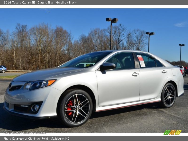 Classic Silver Metallic / Black 2014 Toyota Camry SE