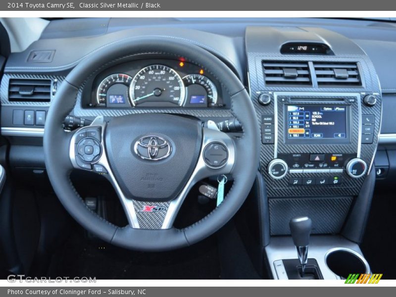 Classic Silver Metallic / Black 2014 Toyota Camry SE