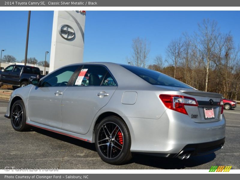 Classic Silver Metallic / Black 2014 Toyota Camry SE