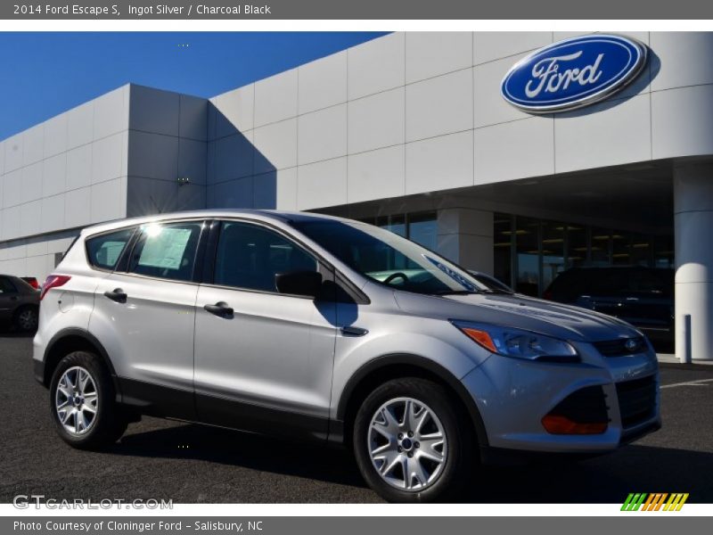 Ingot Silver / Charcoal Black 2014 Ford Escape S