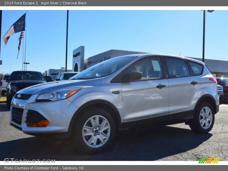 Ingot Silver / Charcoal Black 2014 Ford Escape S