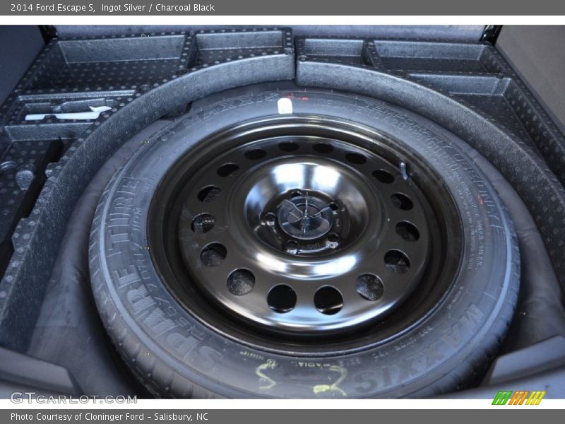 Ingot Silver / Charcoal Black 2014 Ford Escape S