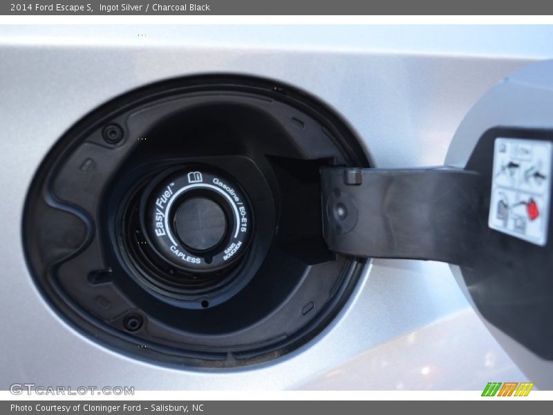 Ingot Silver / Charcoal Black 2014 Ford Escape S