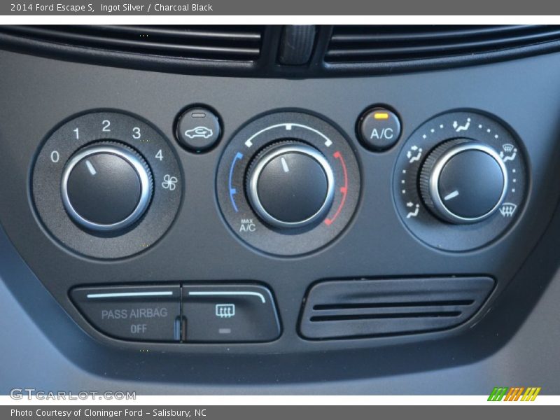 Ingot Silver / Charcoal Black 2014 Ford Escape S