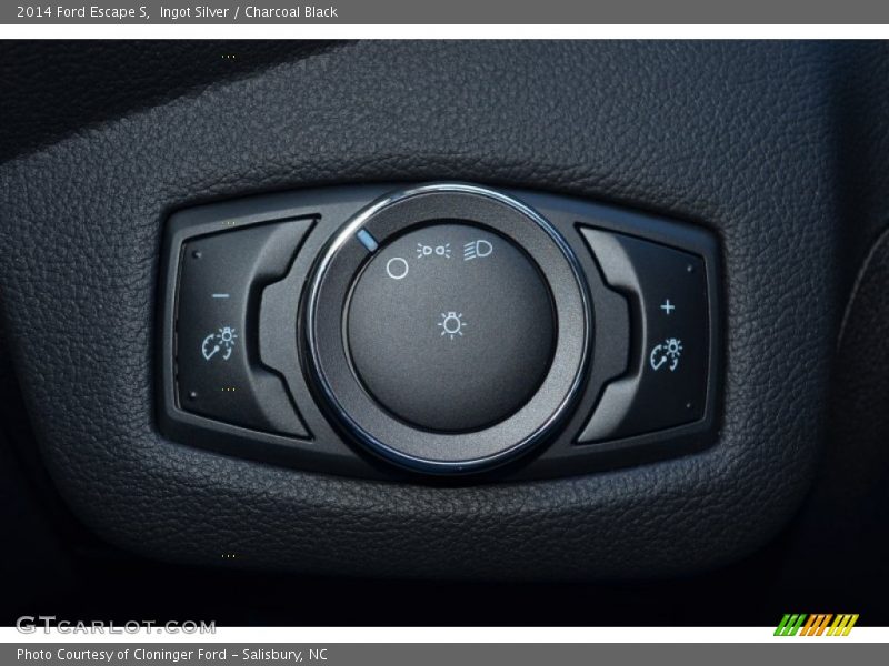 Ingot Silver / Charcoal Black 2014 Ford Escape S