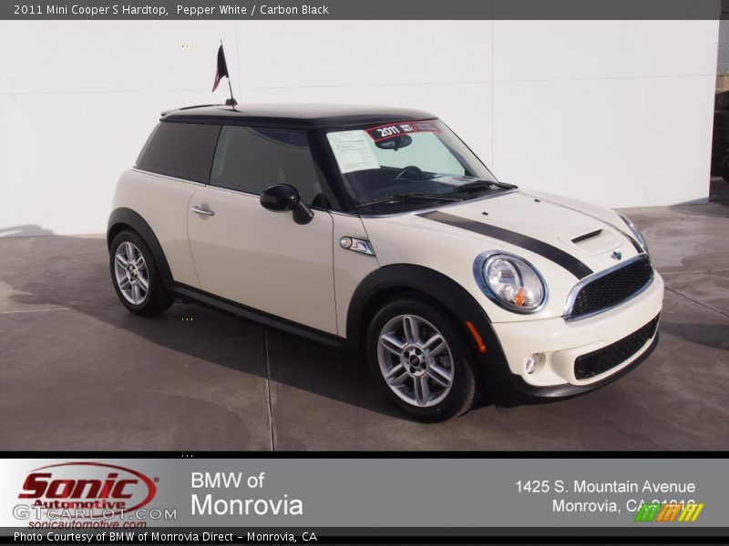 Pepper White / Carbon Black 2011 Mini Cooper S Hardtop