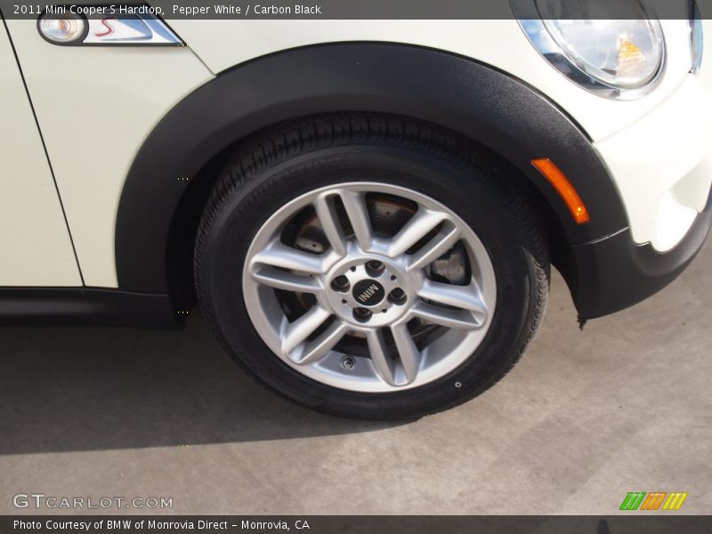 Pepper White / Carbon Black 2011 Mini Cooper S Hardtop