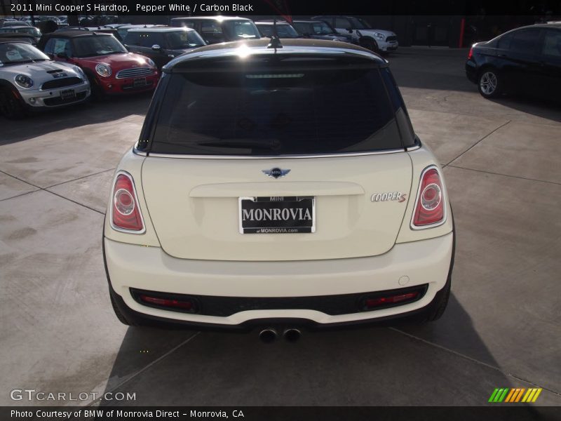 Pepper White / Carbon Black 2011 Mini Cooper S Hardtop