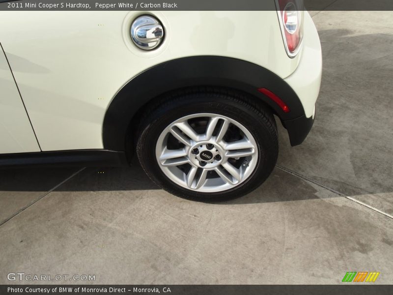 Pepper White / Carbon Black 2011 Mini Cooper S Hardtop