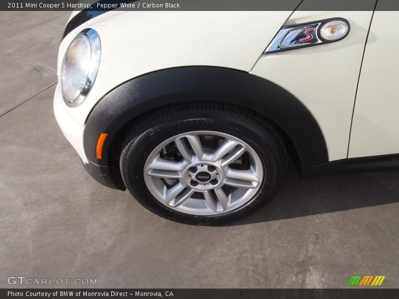 Pepper White / Carbon Black 2011 Mini Cooper S Hardtop