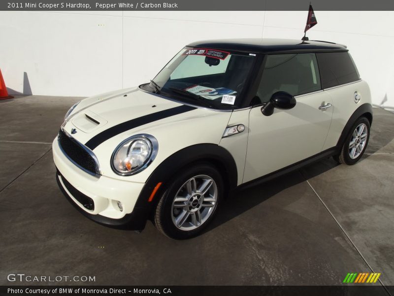 Pepper White / Carbon Black 2011 Mini Cooper S Hardtop
