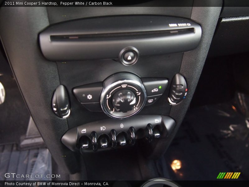 Pepper White / Carbon Black 2011 Mini Cooper S Hardtop