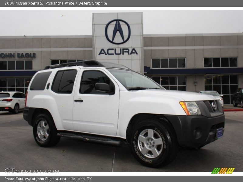 Avalanche White / Desert/Graphite 2006 Nissan Xterra S
