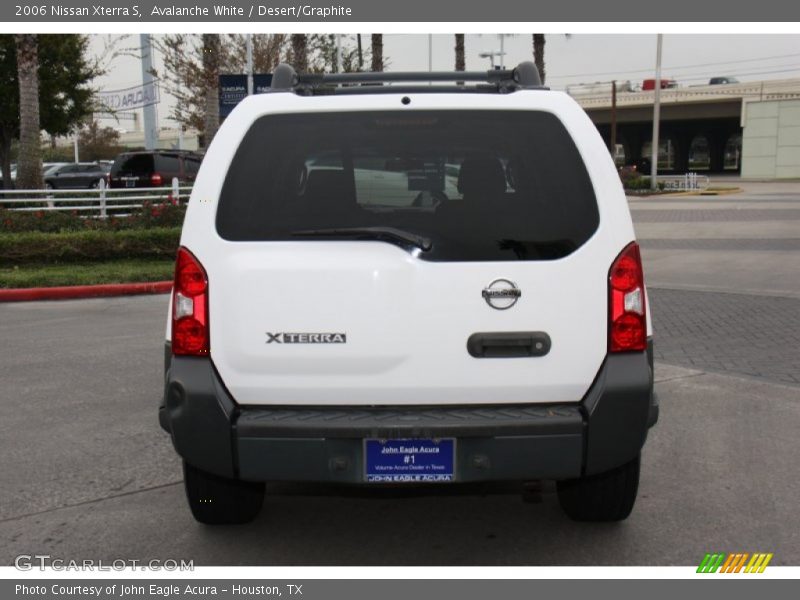 Avalanche White / Desert/Graphite 2006 Nissan Xterra S