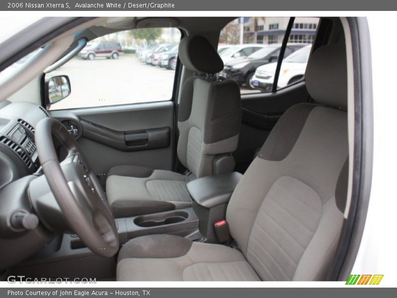 Avalanche White / Desert/Graphite 2006 Nissan Xterra S