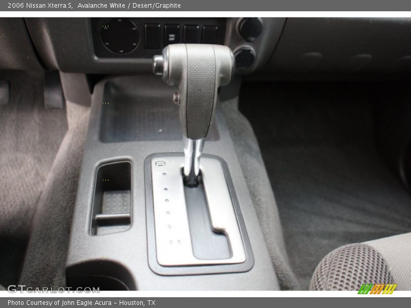 Avalanche White / Desert/Graphite 2006 Nissan Xterra S