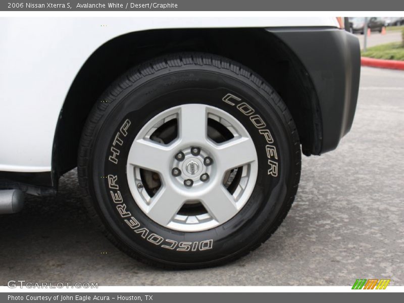 Avalanche White / Desert/Graphite 2006 Nissan Xterra S
