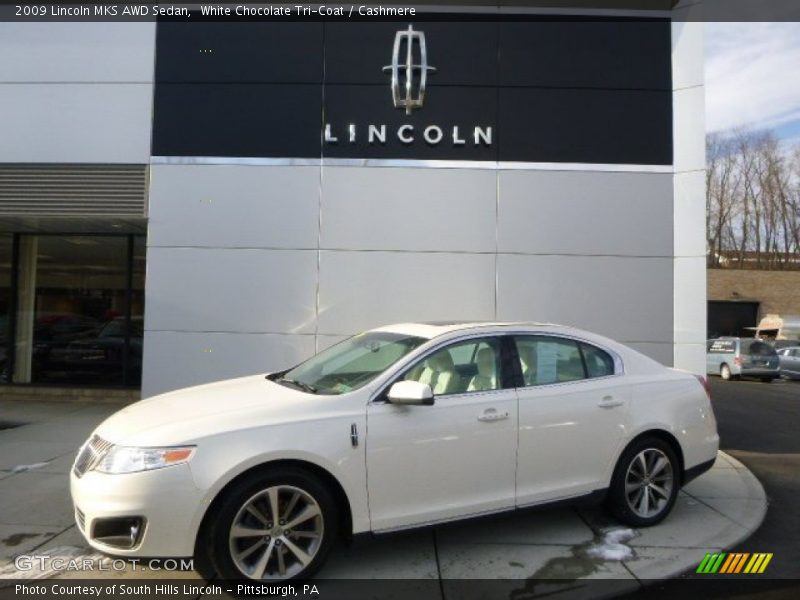 Front 3/4 View of 2009 MKS AWD Sedan