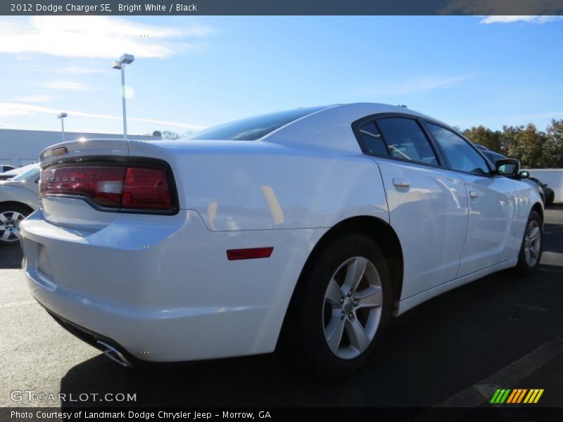 Bright White / Black 2012 Dodge Charger SE