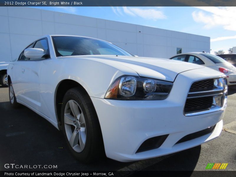 Bright White / Black 2012 Dodge Charger SE