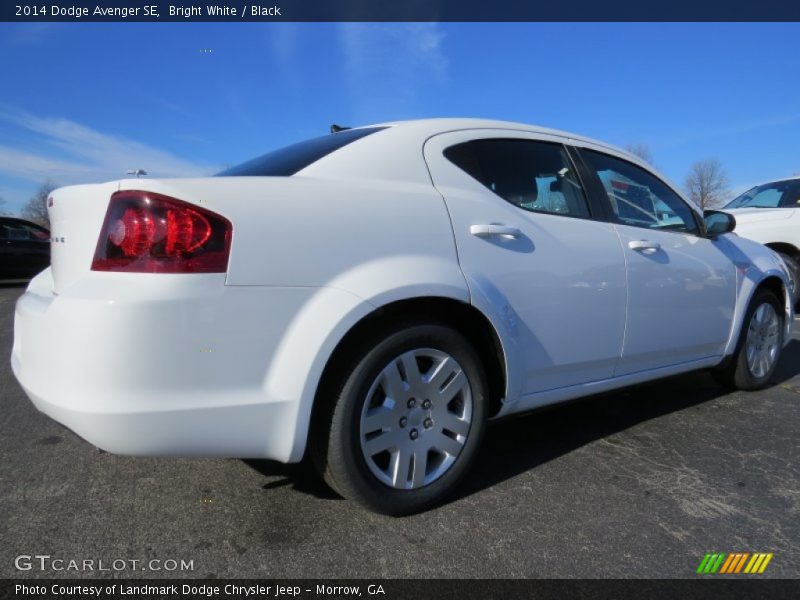 Bright White / Black 2014 Dodge Avenger SE