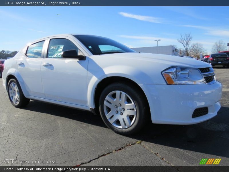 Bright White / Black 2014 Dodge Avenger SE