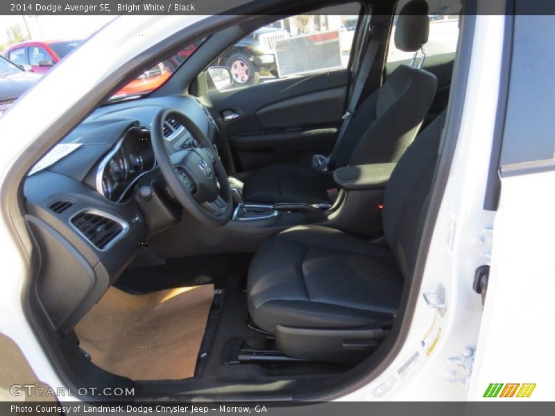 Bright White / Black 2014 Dodge Avenger SE