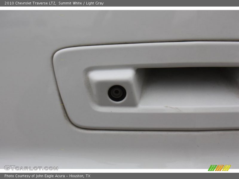Summit White / Light Gray 2010 Chevrolet Traverse LTZ