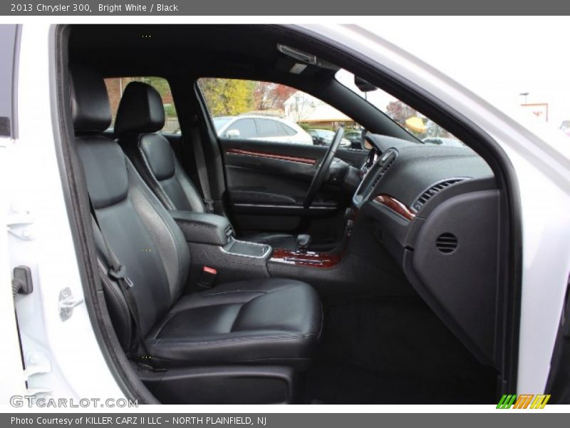 Bright White / Black 2013 Chrysler 300