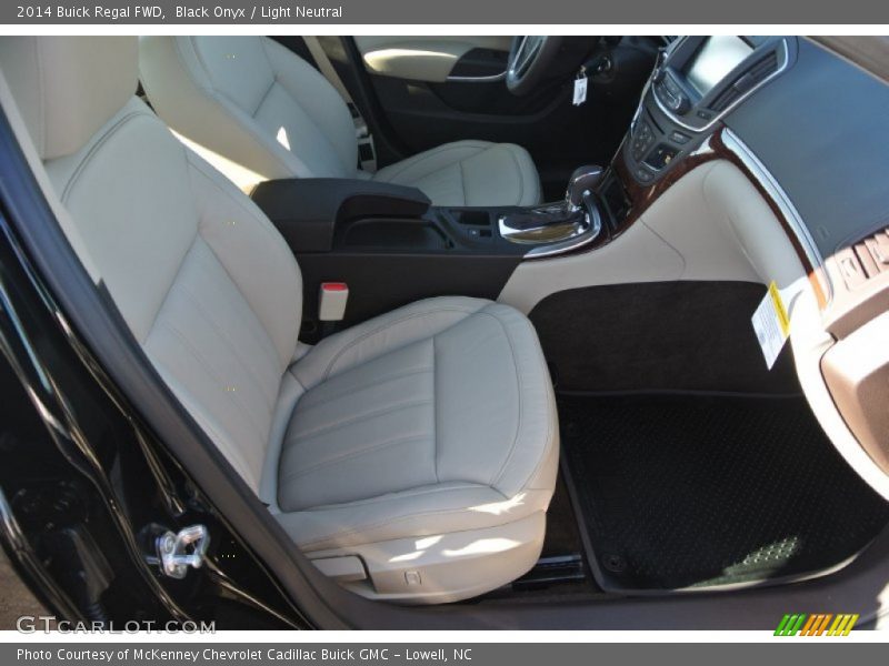 Black Onyx / Light Neutral 2014 Buick Regal FWD