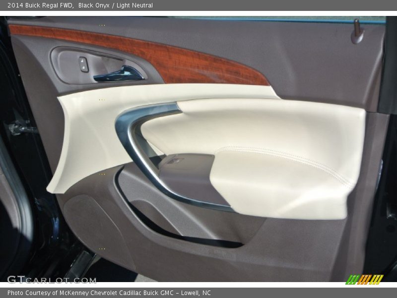 Black Onyx / Light Neutral 2014 Buick Regal FWD