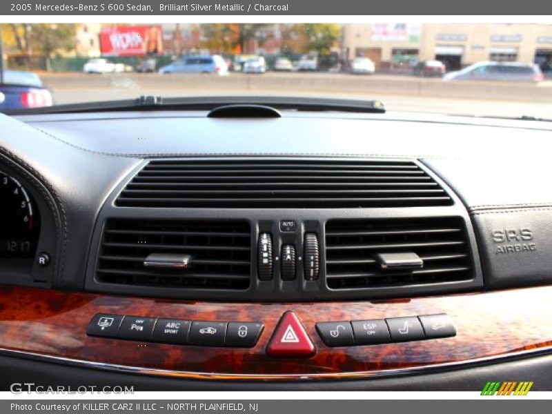 Controls of 2005 S 600 Sedan