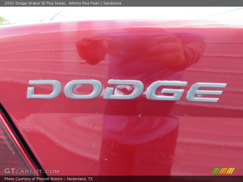 Inferno Red Pearl / Sandstone 2002 Dodge Stratus SE Plus Sedan
