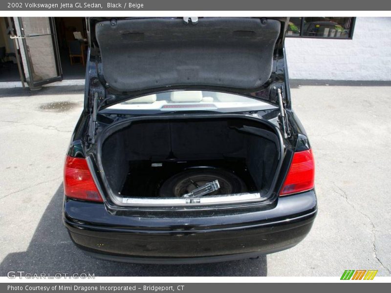 Black / Beige 2002 Volkswagen Jetta GL Sedan