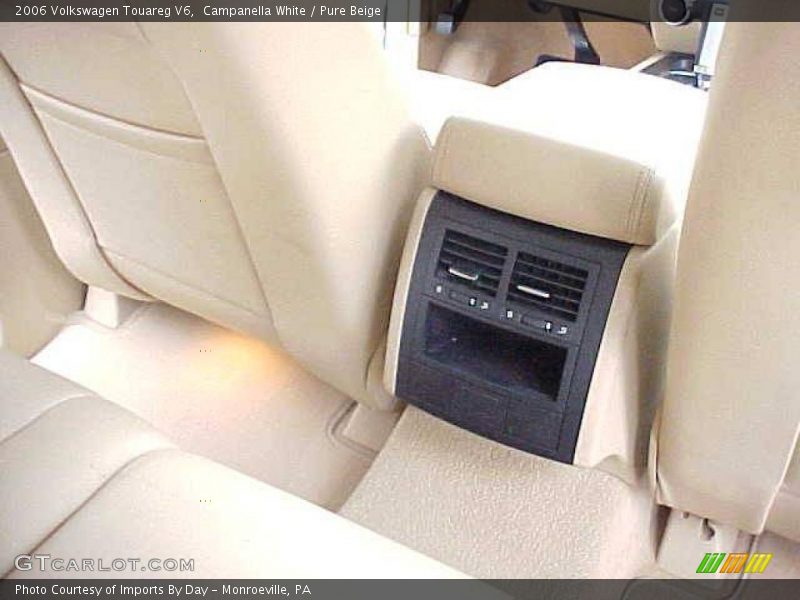 Campanella White / Pure Beige 2006 Volkswagen Touareg V6