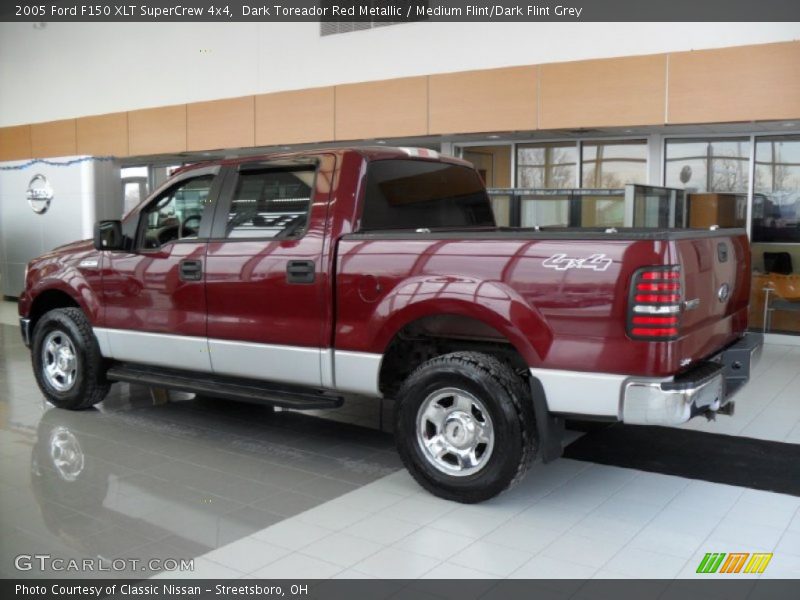 Dark Toreador Red Metallic / Medium Flint/Dark Flint Grey 2005 Ford F150 XLT SuperCrew 4x4