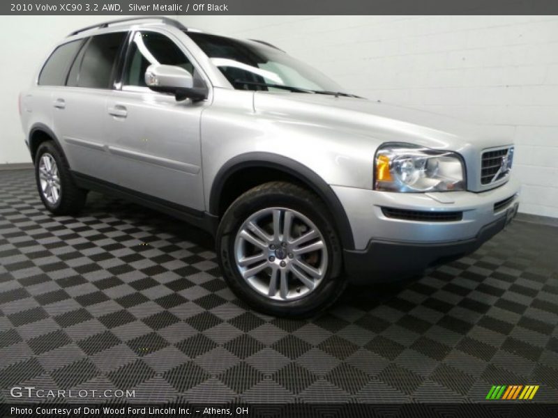 Silver Metallic / Off Black 2010 Volvo XC90 3.2 AWD