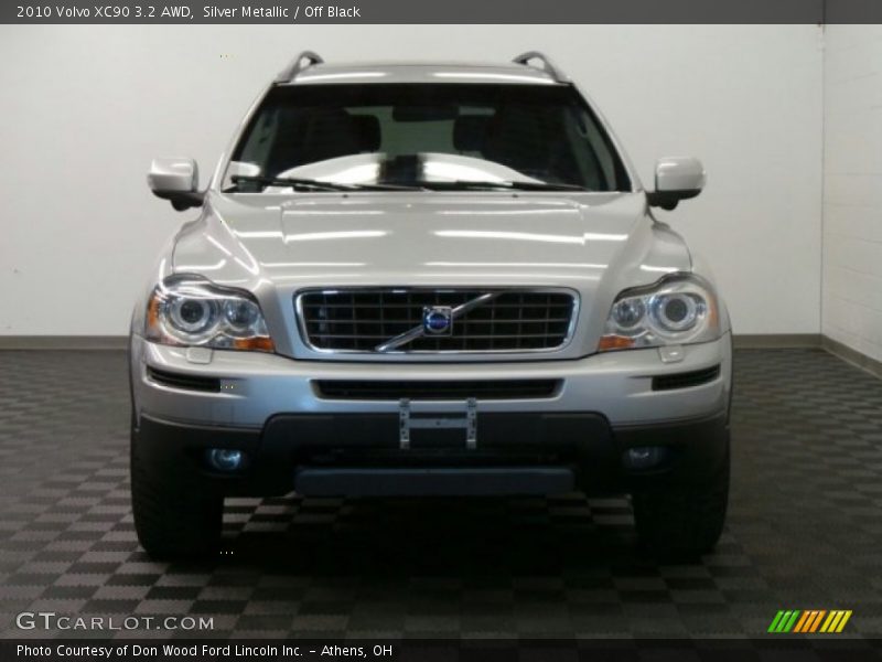 Silver Metallic / Off Black 2010 Volvo XC90 3.2 AWD